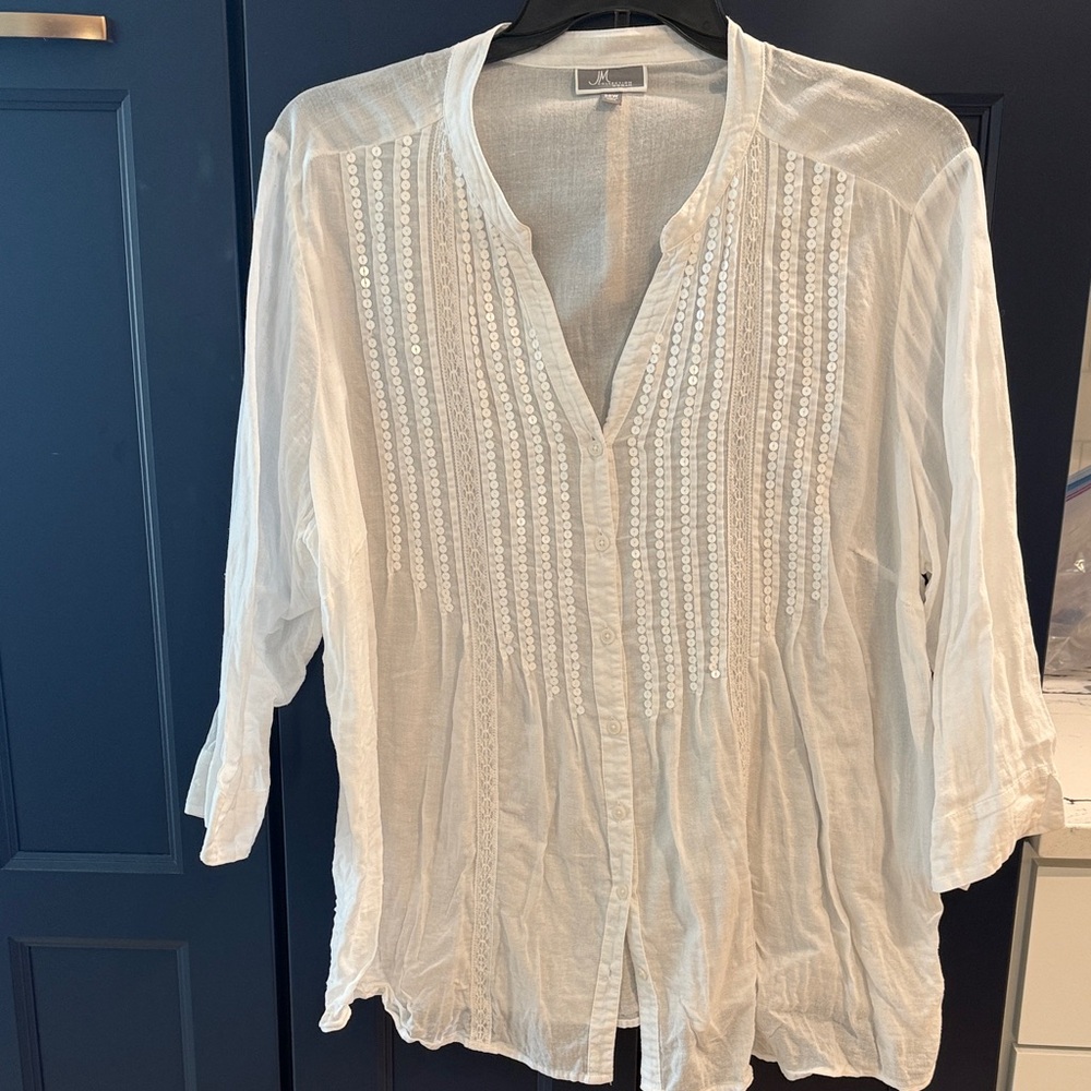 JM Collection White Blouse with lace and sequin Details